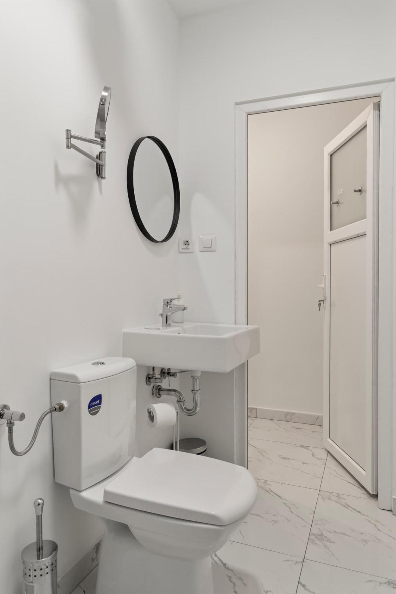 Nest Boutique Hostel Бухарест Экстерьер фото