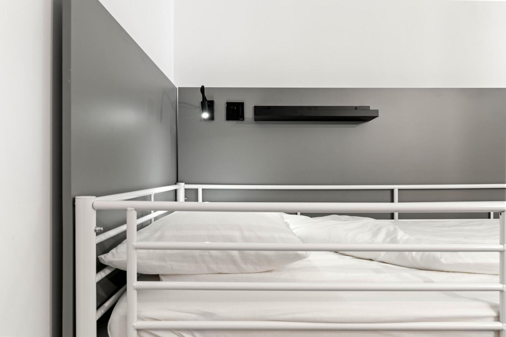 Nest Boutique Hostel Бухарест Экстерьер фото