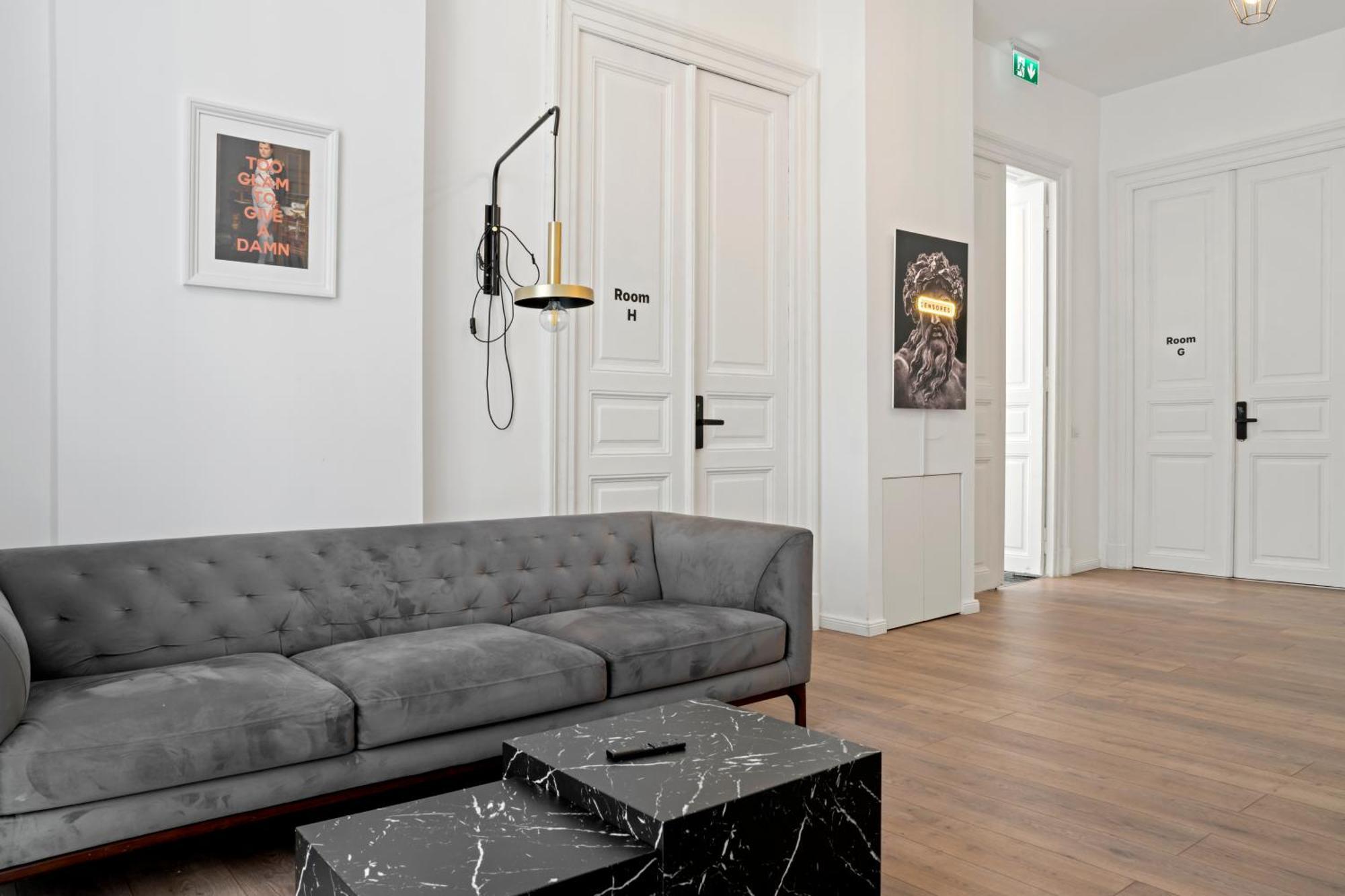 Nest Boutique Hostel Бухарест Экстерьер фото