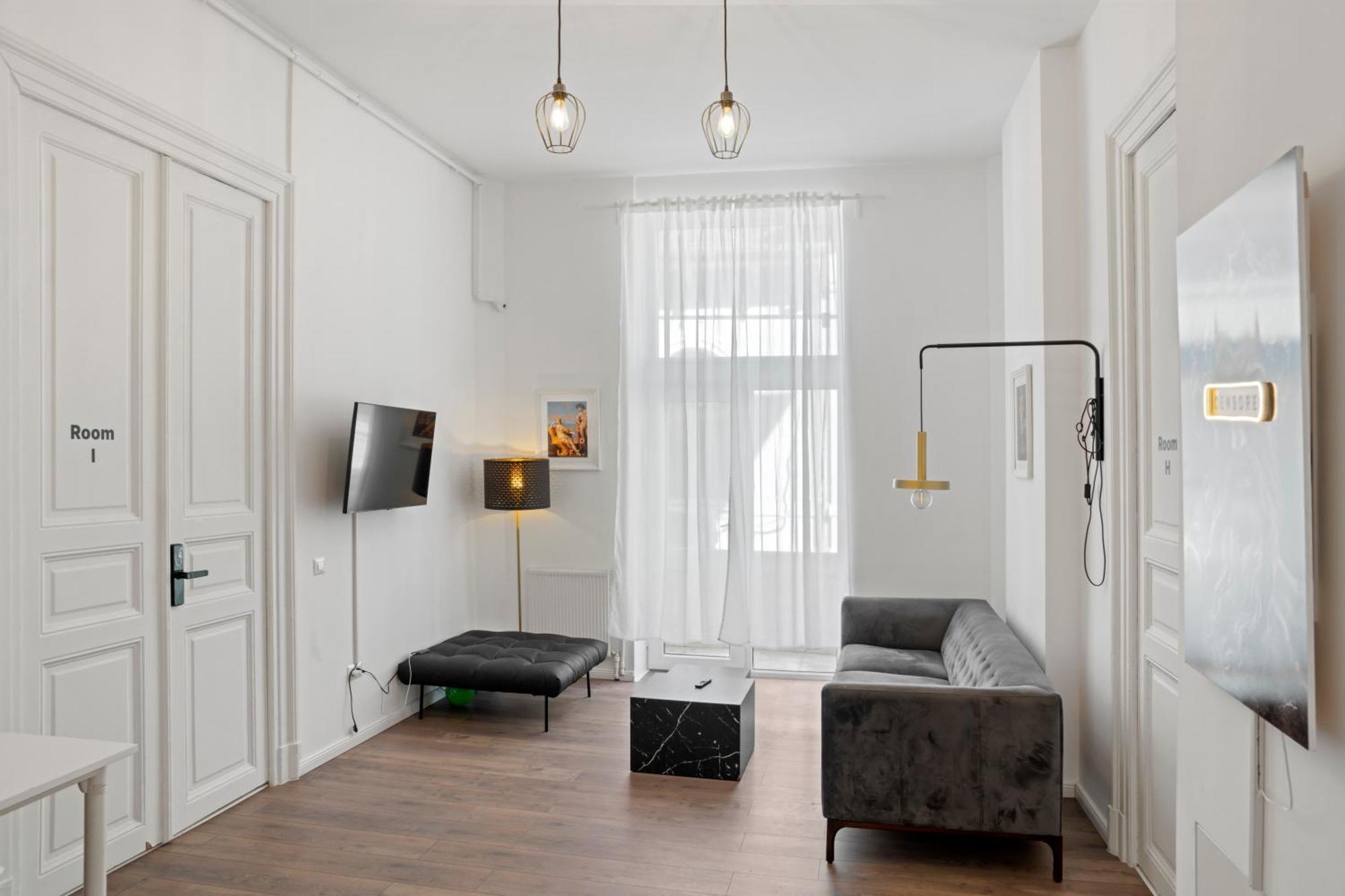 Nest Boutique Hostel Бухарест Экстерьер фото